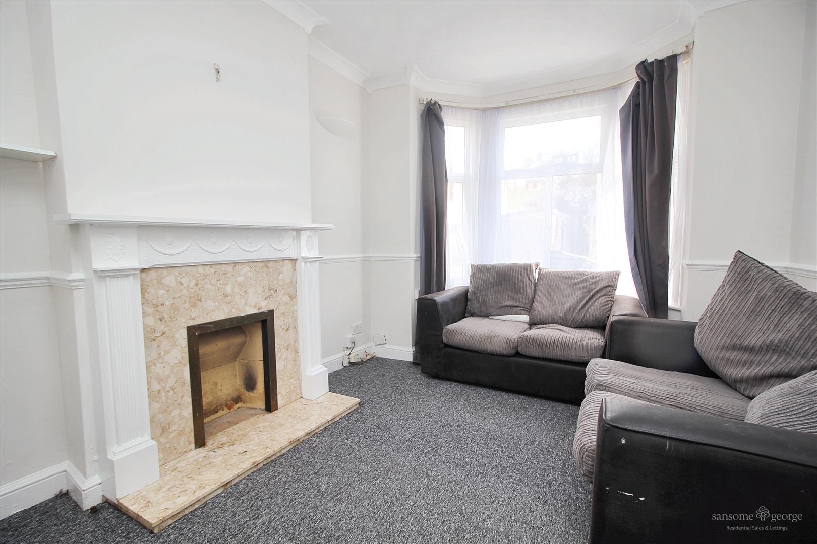 4 bed property in Kent Road, Reading